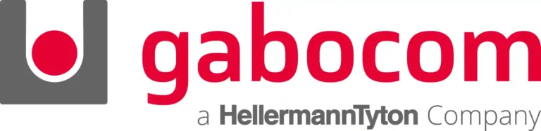 Das Logo von gabocom zeigt den markanten roten Schriftzug des Unternehmens, ergänzt durch den Zusatz „a HellermannTyton Company“. Das grafische Symbol links besteht aus einem grauen, U-förmigen Element, das einen roten Punkt umschließt.